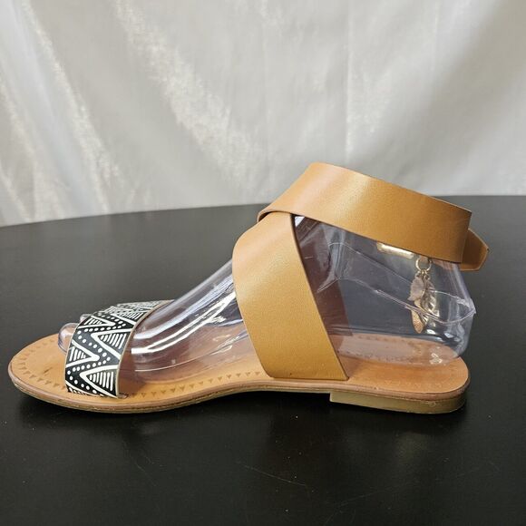 INDIGO RD Aztec Batik Sandals Sz 7.5 Black & White Flats Ankle Strap Boho - Picture 5 of 8